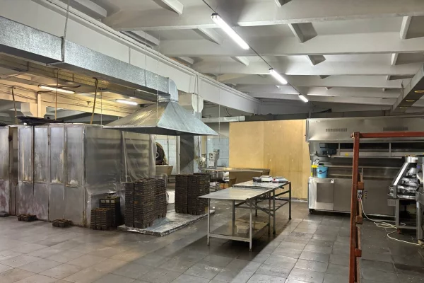 На Камчатке 34-летнему пекарю оторвало руку в тестораскаточной машине 