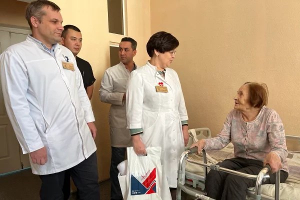 В Новокузнецке врачи поставили на ноги 100-летнюю пациентку с переломом бедра