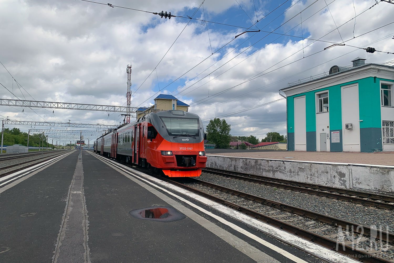 Понтонный мост, реверсивное движение и полный запрет на личные автомобили.  Какие меры могли бы ускорить движение по Кузбасскому мосту