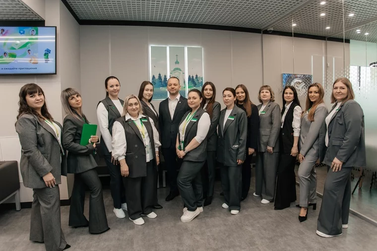 Фото: В Ленинске-Кузнецком открылся обновлённый офис Сбера 2