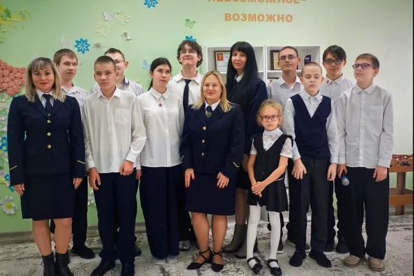 Волонтёры «СУЭК-Кузбасс» обновили оснащение логопедических кабинетов школы‑интерната № 23