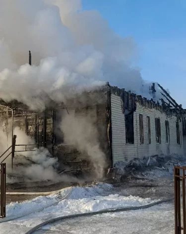 В Мариинске ликвидировали пожар в баптистской церкви