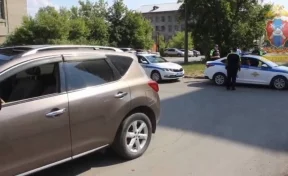В Кемерове пьяный водитель сел за руль, чтобы перегнать автомобиль, но попался полицейским