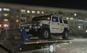 Жительницу Кузбасса отстранили от управления автомобилем Hummer за нарушение