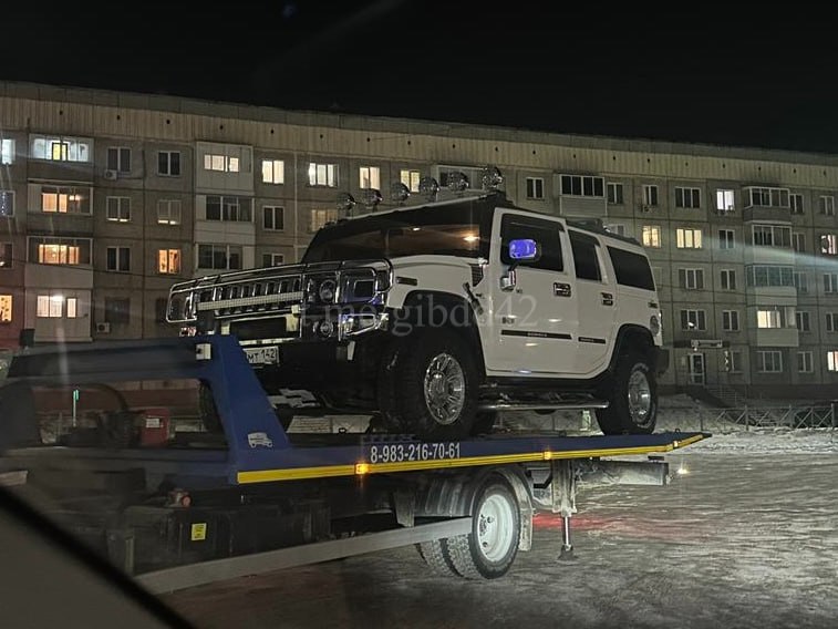 Жительницу Кузбасса отстранили от управления автомобилем Hummer за нарушение