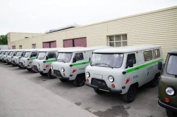 Фото: В Кузбассе медучреждения получили 24 новых автомобиля 1