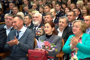 Фото: В Кузбассе поздравили сотрудников уголовного розыска с профессиональным праздником 11