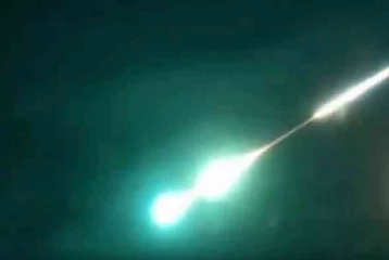 Фото: В небе над Иркутском замечен зелёный метеор 1
