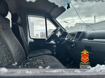 Фото: В Кемерове 16-летний подросток повредил 11 припаркованных во дворе машин 2