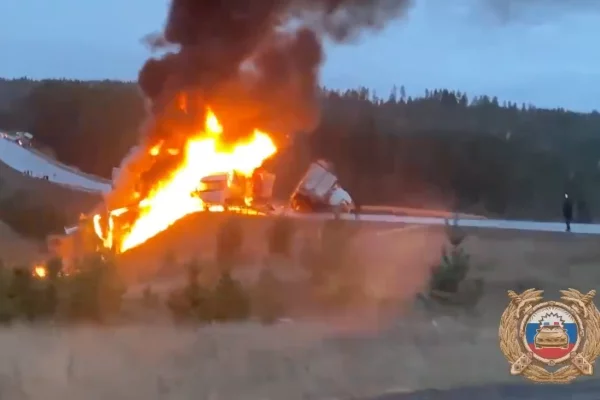 В Иркутской области произошло огненное ДТП с участием грузовиков и легковых автомобилей