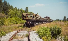 В Новокузнецке грузовой поезд сбил человека