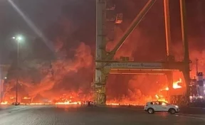 В порту Дубая прогремел мощный взрыв