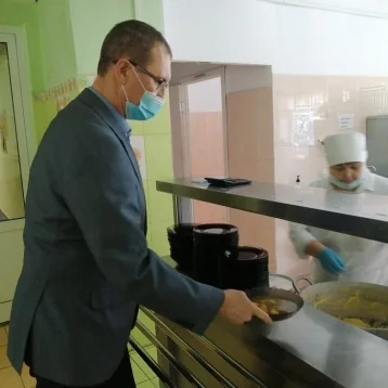 Фото: В Мариинске проверили все школы после жалоб родителей на питание детей 1