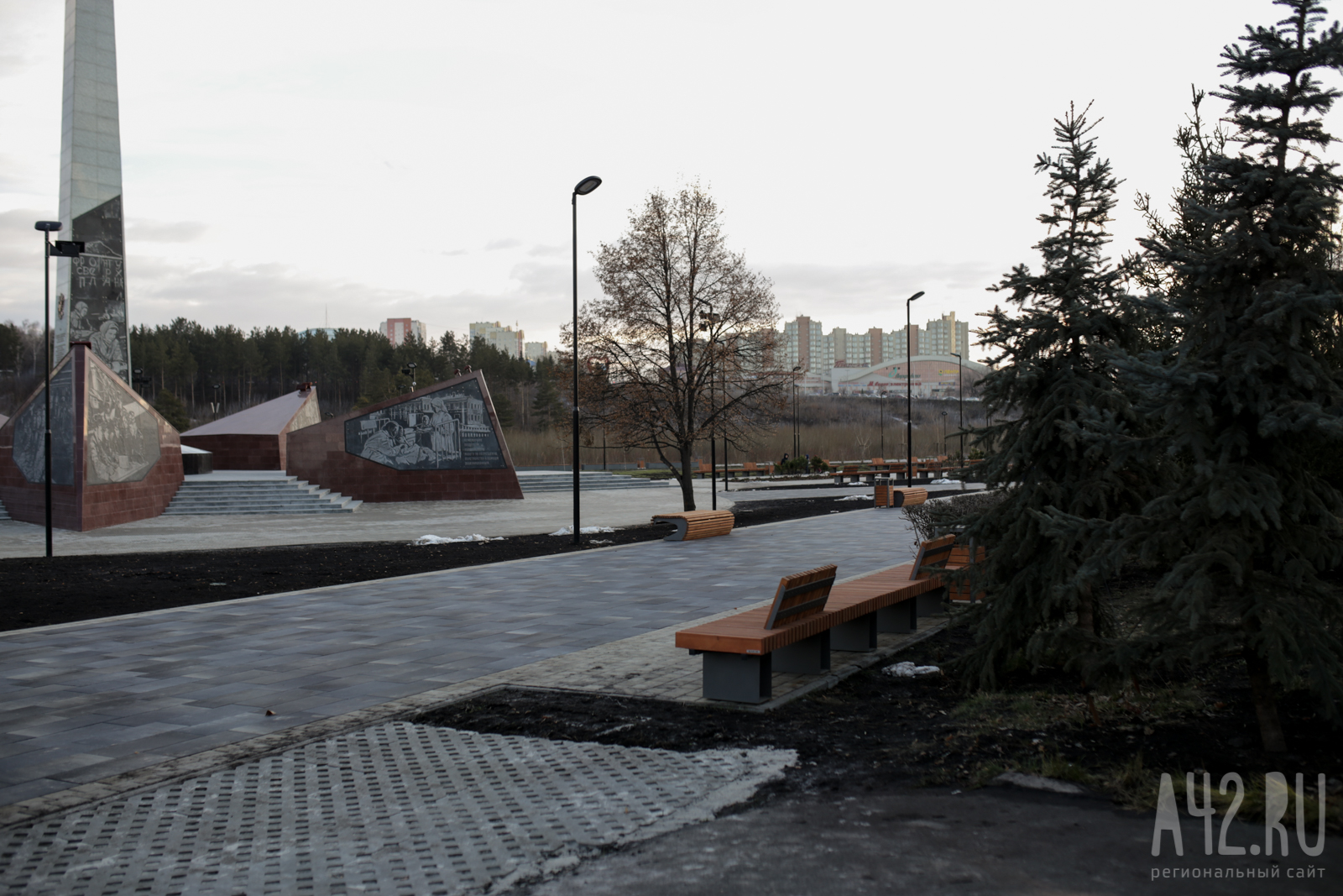 От списанного танка до 27-метровой стелы: как выглядит кемеровский парк Жукова после реконструкции