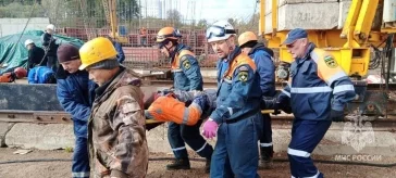 Фото: В Башкирии упал башенный кран, пострадали 5 человек 2
