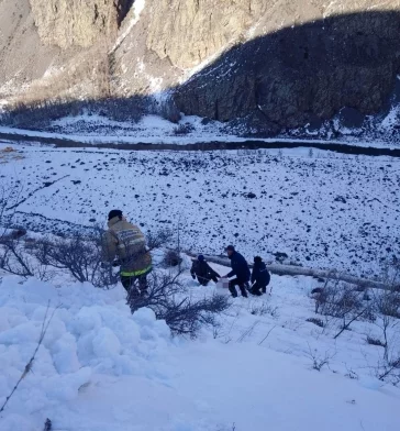 Фото: Кузбассовец сорвался со скалы на Алтае и погиб 2