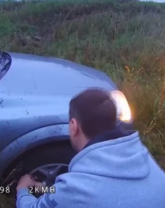В Кемерове полицейские помогли водителю, попавшему в ДТП и получившему травму