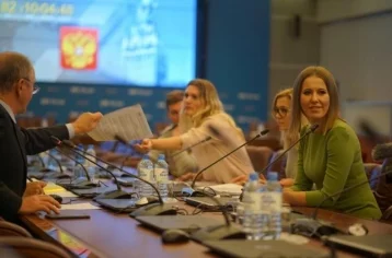 Фото: Ксения Собчак подала документы в Центризбирком как кандидат в президенты 1