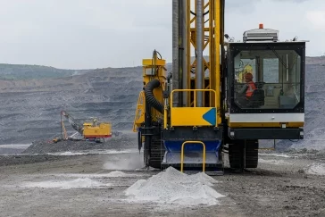 Фото: В УК «Кузбассразрезуголь» приступили к испытаниям отечественного бурового станка нового поколения 4