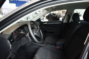 Фото: Новая Jetta появилась в кемеровском салоне Volkswagen 4