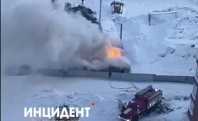 Пожар в строительном вагончике на Притомском проспекте в Кемерове попал на видео
