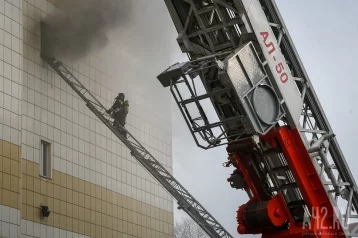 Фото: 35 человек без вести пропали при крупнейшем пожаре в Кемерове 1