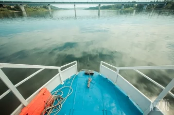 Фото: В Кузбассе двое рыбаков застряли с неисправным катером на реке 1