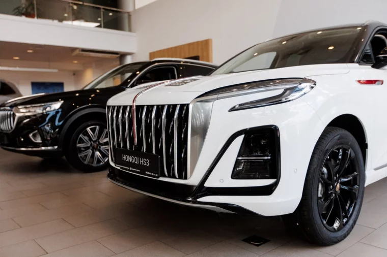 Фото: Hongqi в Кузбассе: как китайский люкс выигрывает конкуренцию у «европейцев» 6