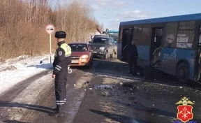 В Анжеро-Судженске в ДТП с участием пассажирского автобуса погиб 1 человек