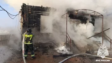 Фото: В Мариинске ликвидировали пожар в баптистской церкви 1