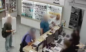 В Москве двойник с поддельным паспортом украл со счетов россиянина 20 млн рублей