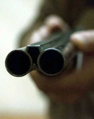 В Нальчике мужчина стрелял в воздух из ружья и ранил девушку