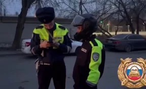 Полицейские задержали жителя Уфы на моноколесе в форме инспектора ДПС
