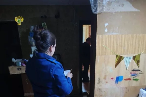 В Костроме отправили в тюрьму мужчину, оставившего больную дочь знакомой