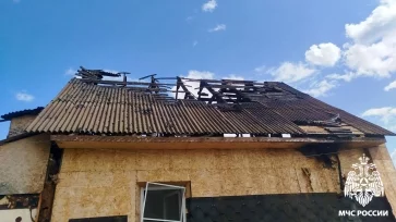 Фото: В Кемерове пожарные спасли трёх детей из горящего дома 5