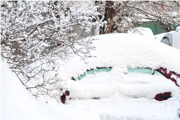 В Новокузнецке усилили борьбу с «подснежниками»: автовладельцам дали 14 дней