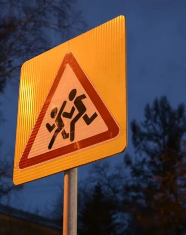 В Екатеринбурге водитель сбил на пешеходном переходе двух девочек и уехал