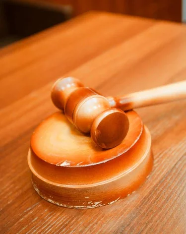 Суд вынес приговор кемеровчанину, который открыл стрельбу с балкона