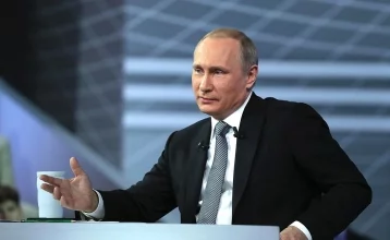 Фото: Владимир Путин пообещал рассмотреть вопрос финансирования строительства «Кузбасс-Арены» 1