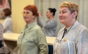 Как старшее поколение училось пользоваться нейросетями