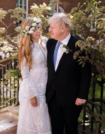 Фото: Премьер-министр Великобритании Борис Джонсон тайно женился на своей невесте Кэрри Саймондс 1