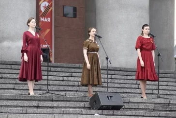 Фото: В Прокопьевске концерт ко Дню Победы пройдёт на ступенях драматического театра 1