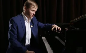 Слепой музыкант из России Олег Аккуратов стал призёром престижного джазового конкурса в США