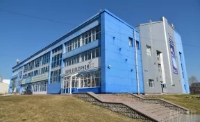 «Звоните через две недели»: в Кемерове не открыли бассейн в СК «Лазурный»