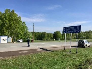 Фото: ГИБДД опубликовала фотографии КПП на границе Кузбасса с Алтайским краем 3