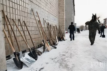 Фото: Кемеровчанин украл лопату у одного дворника и продал её другому 1