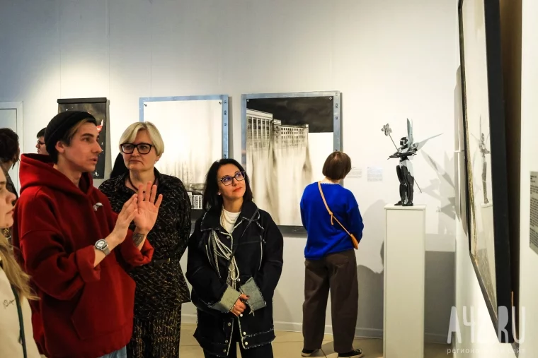 Фото: Сталь и холст: в Кемерове открылась новокузнецкая выставка «Город металла — город искусства» 49