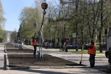 Фото: В Кемерове начали демонтировать старые фонари на Весенней улице 1