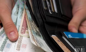 Кузбассовец решил продать банковскую карту, но остался без денег и с судимостью