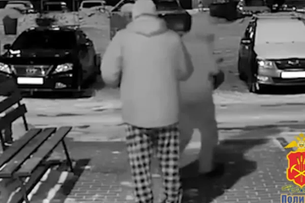 Курьер из Новосибирска похитил у 76-летнего новокузнечанина около 1 млн рублей